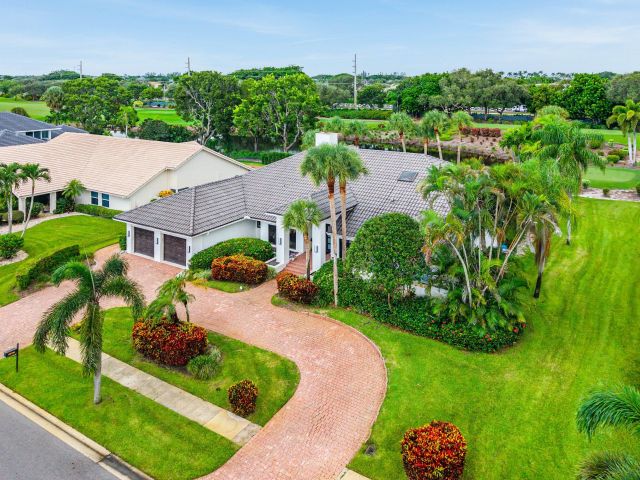 Продажа дома по адресу 4976 Bocaire Boulevard - фото 6649924