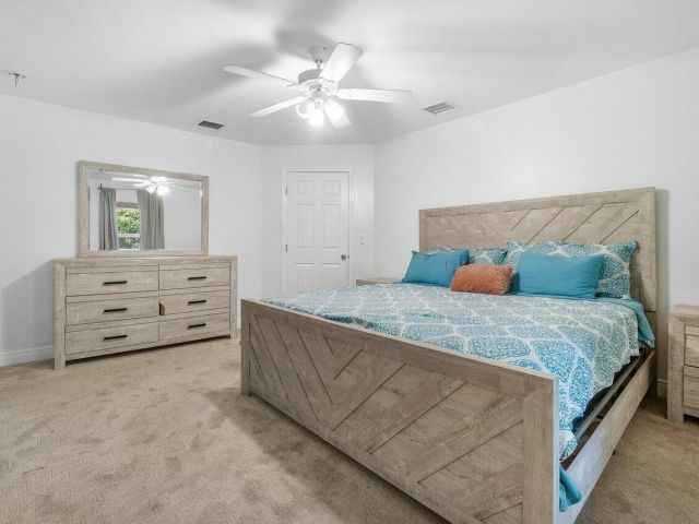 Продажа дома по адресу 625 Forest Hill Boulevard - фото 6637316