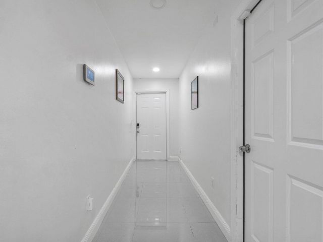 Продажа дома по адресу 625 Forest Hill Boulevard - фото 6637331