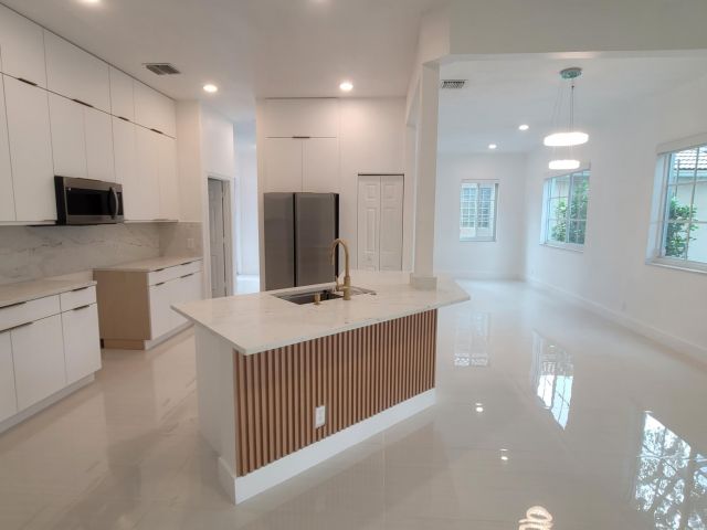 Дом в аренду по адресу 2345 Spanish - фото 6639522