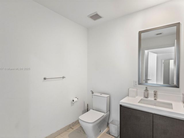 Продажа квартиры #3707 - фото 6640599