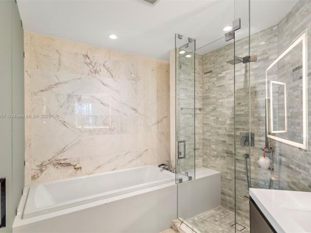 Продажа квартиры #3707 - фото 6640603