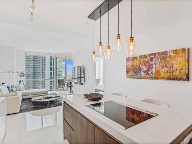 Продажа квартиры #3707 - фото 6640612