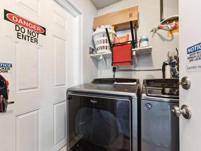 Продажа дома по адресу 1631 N Andrews Square - фото 6642342