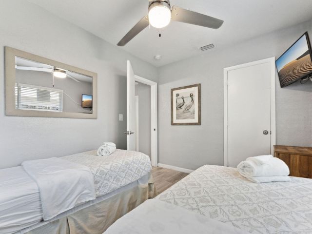 Продажа дома по адресу 1631 N Andrews Square - фото 6642347