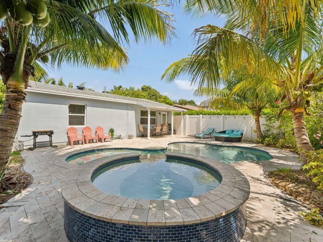 Продажа дома по адресу 1631 N Andrews Square - фото 6642360