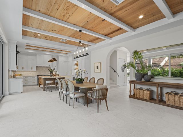 Продажа дома по адресу 1114 Vista Del Mar Drive N - фото 6637521