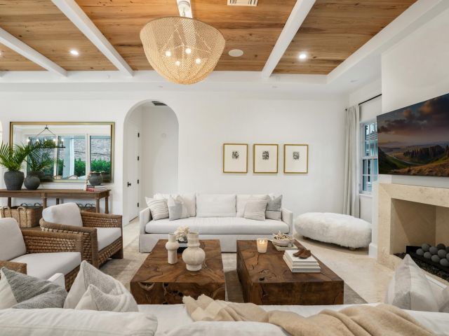 Продажа дома по адресу 1114 Vista Del Mar Drive N - фото 6637524