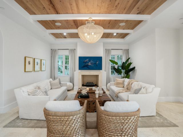 Продажа дома по адресу 1114 Vista Del Mar Drive N - фото 6637525