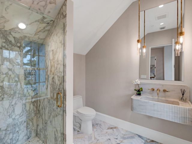 Продажа дома по адресу 1114 Vista Del Mar Drive N - фото 6637527