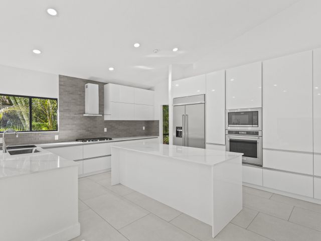 Дом в аренду по адресу 4798 NW 25th Way - фото 6643646