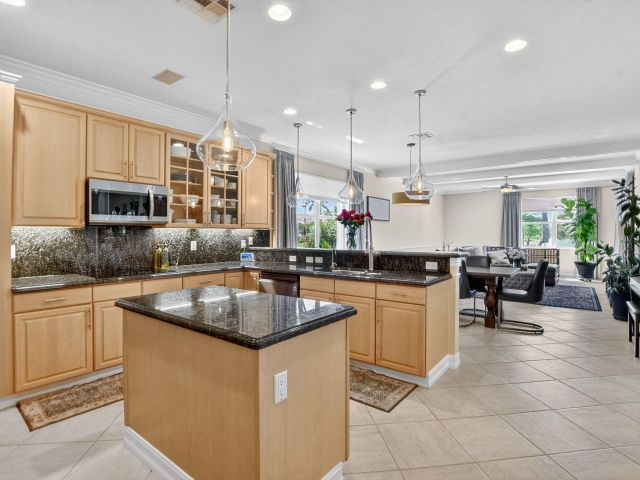 Продажа дома по адресу 21383 Falls Ridge Way - фото 6702455