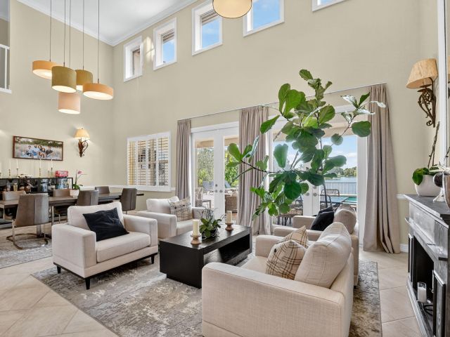 Продажа дома по адресу 21383 Falls Ridge Way - фото 6702465