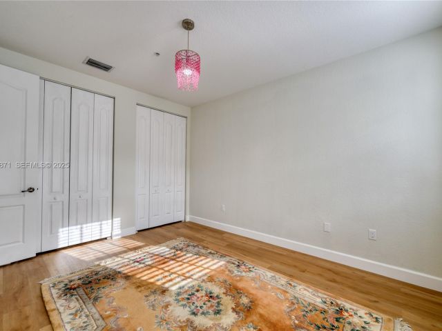 Продажа дома по адресу 430 SW 147th Ave - фото 7432338