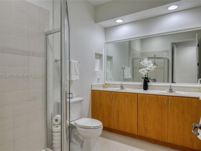 Продажа дома по адресу 430 SW 147th Ave - фото 7432347