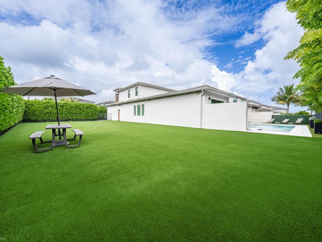 Дом в аренду по адресу 8652 Dream Falls Street - фото 6647173