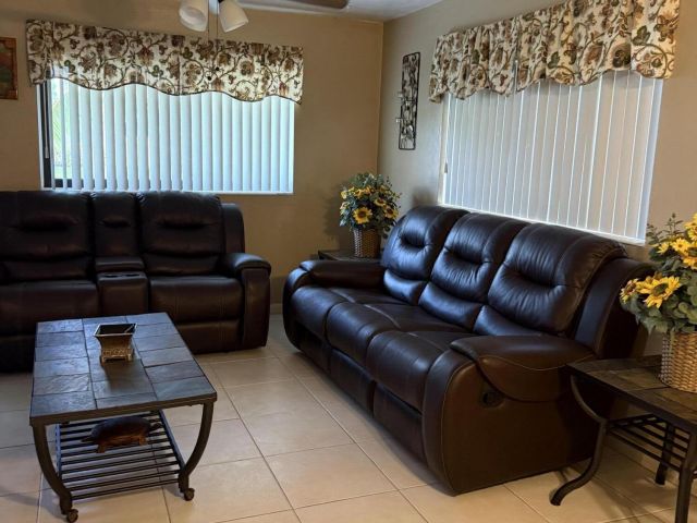 Продажа дома по адресу 1481 SW 7th Terrace - фото 6642932