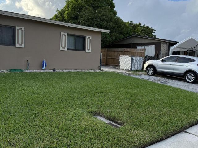 Продажа дома по адресу 1481 SW 7th Terrace - фото 6642934