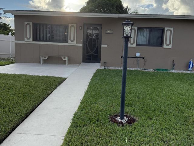 Продажа дома по адресу 1481 SW 7th Terrace - фото 6642935