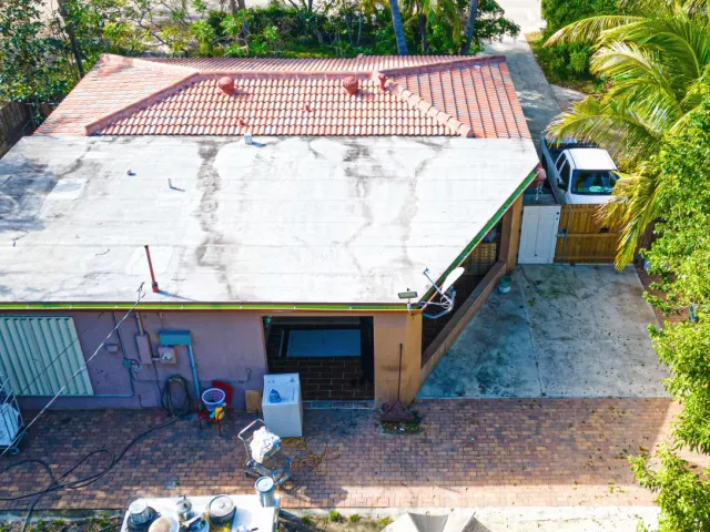 Продажа дома по адресу 1501 NE 3rd Avenue - фото 9333222
