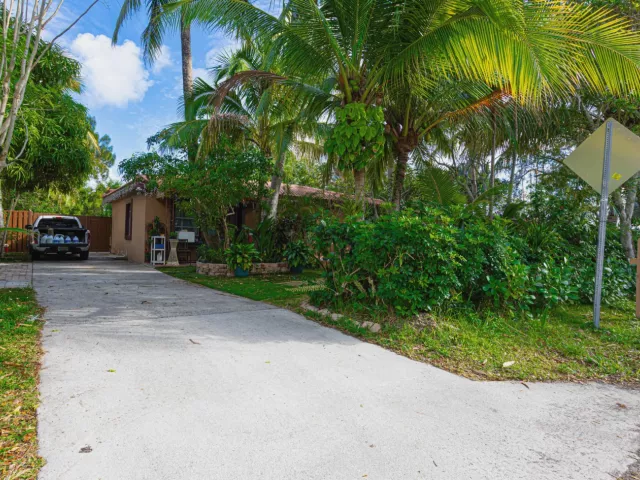 Продажа дома по адресу 1501 NE 3rd Avenue - фото 9333245