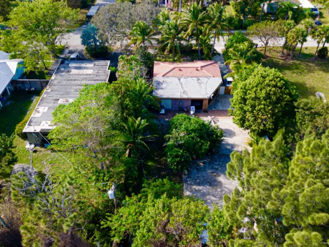 Продажа дома по адресу 1501 NE 3rd Avenue - фото 9333216