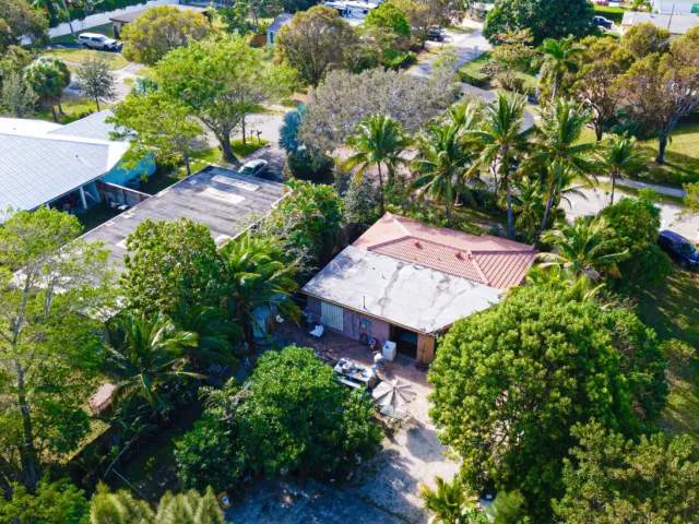 Продажа дома по адресу 1501 NE 3rd Avenue - фото 9333218