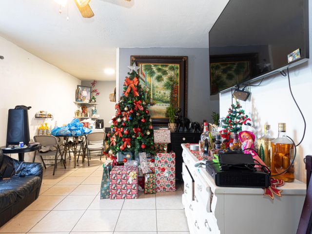 Продажа дома по адресу 1501 NE 3rd Avenue - фото 6639168