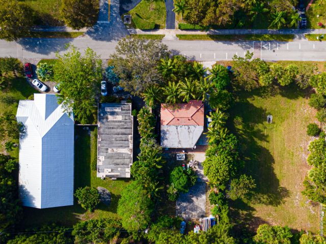 Продажа дома по адресу 1501 NE 3rd Avenue - фото 6639177