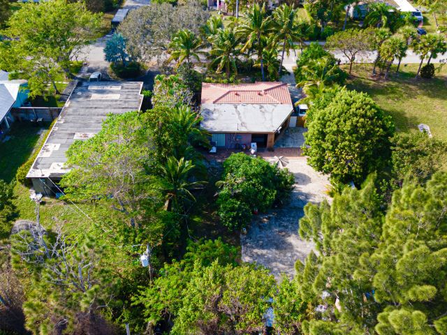 Продажа дома по адресу 1501 NE 3rd Avenue - фото 6639184