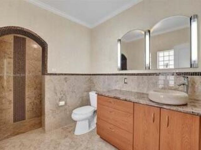 Дом в аренду по адресу 1200 Hollywood Boulevard - фото 6644883