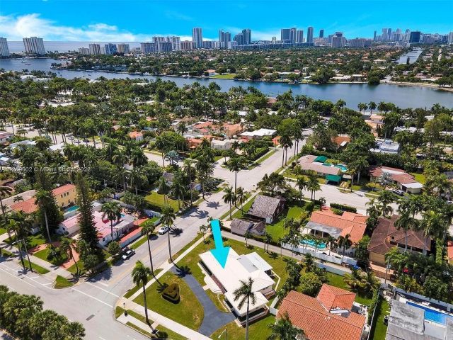 Дом в аренду по адресу 1200 Hollywood Boulevard - фото 6644891