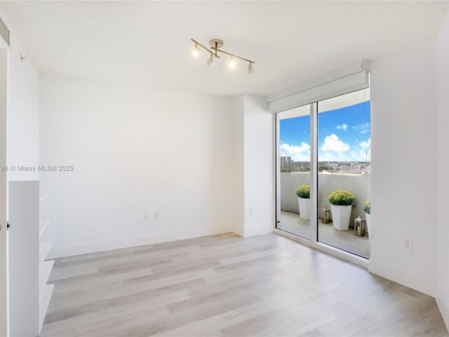 Продажа квартиры #1111 - фото 7430821