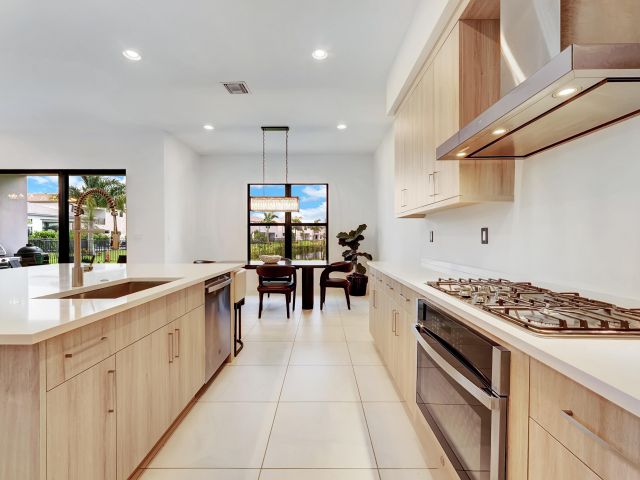 Продажа дома по адресу 8125 Crystal Downs Avenue - фото 6643513