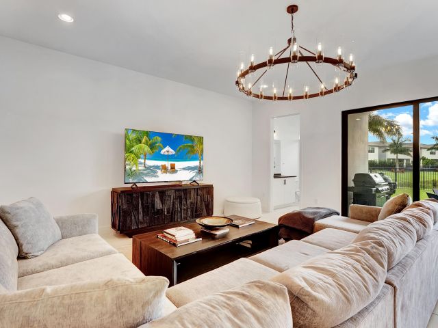 Продажа дома по адресу 8125 Crystal Downs Avenue - фото 6643523