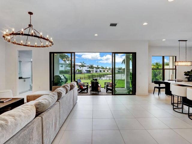 Продажа дома по адресу 8125 Crystal Downs Avenue - фото 6643525