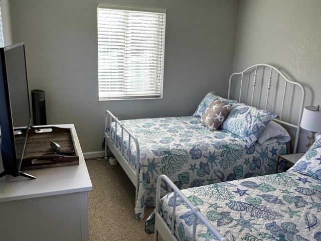 Дом в аренду по адресу 2500 NE 9th Street - фото 6653200