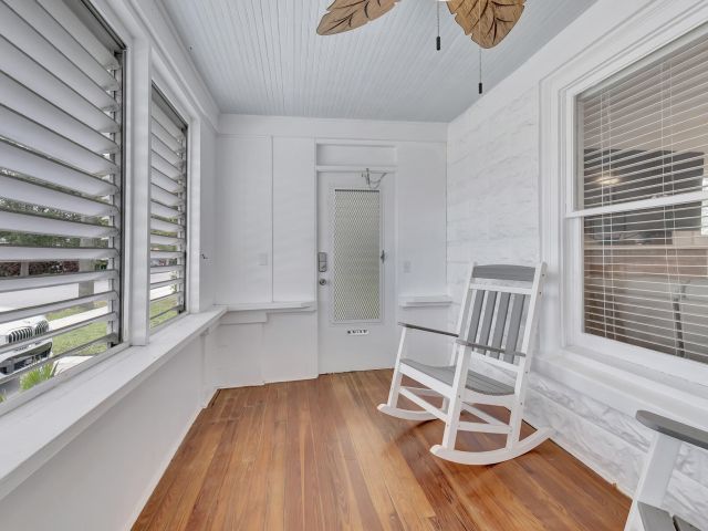 Дом в аренду по адресу 320 SE 4th Avenue - фото 6657006