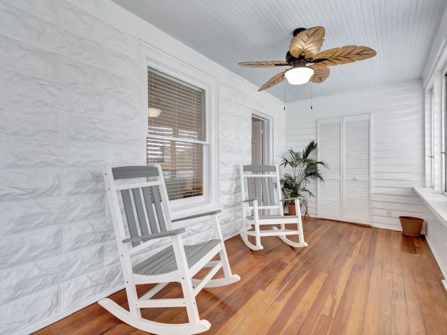 Дом в аренду по адресу 320 SE 4th Avenue - фото 6657008