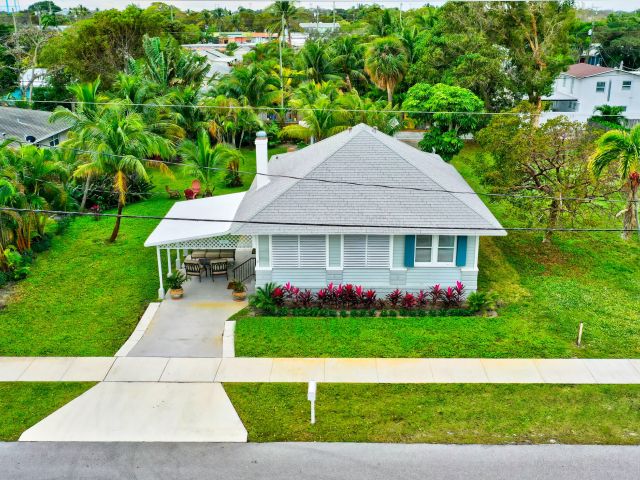 Дом в аренду по адресу 320 SE 4th Avenue - фото 6657022