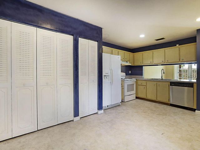 Продажа дома по адресу 3896 NW 2nd Court - фото 6642906