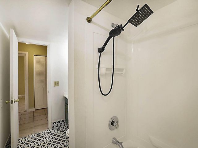 Продажа дома по адресу 3896 NW 2nd Court - фото 6642910