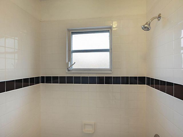 Продажа дома по адресу 3896 NW 2nd Court - фото 6642913