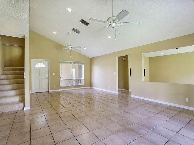 Продажа дома по адресу 3896 NW 2nd Court - фото 6642925