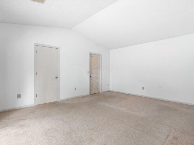 Дом в аренду по адресу 23315 SW 54th Way B - фото 6643414