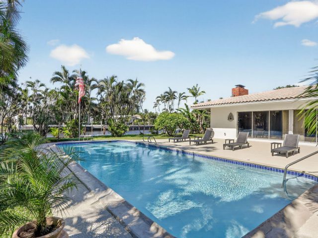 Продажа дома по адресу 2541 Middle River Drive - фото 6647295