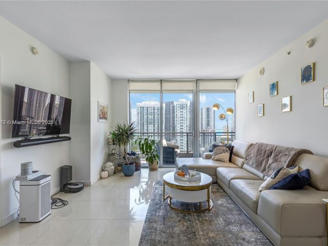 Продажа квартиры #3012 - фото 6646812