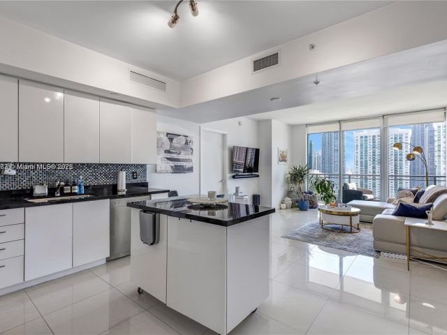 Продажа квартиры #3012 - фото 6646815