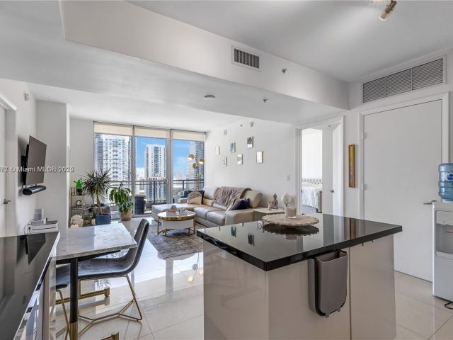 Продажа квартиры #3012 - фото 6646816