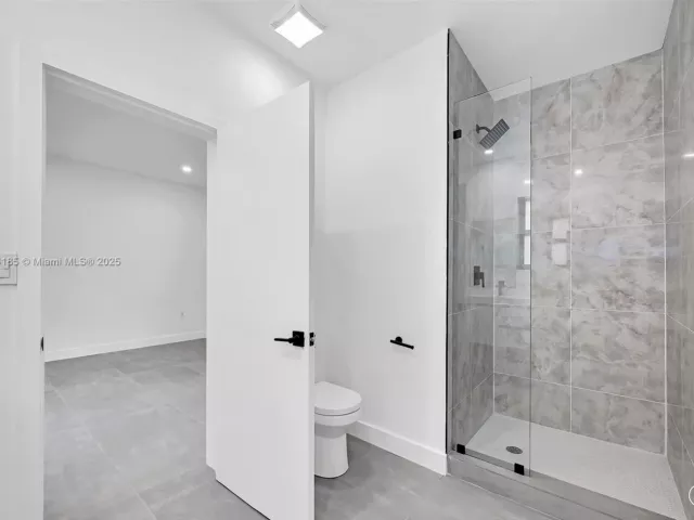 Продажа дома по адресу 1854 SW 17th St - фото 7642101